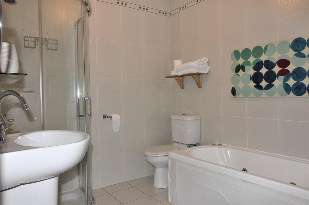 Courtyard Apartments Castlebar Ngoại thất bức ảnh